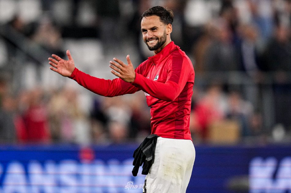 牢牢掌控了 牢牢掌控了