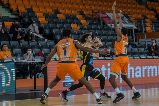 角色定义更 角色定义更